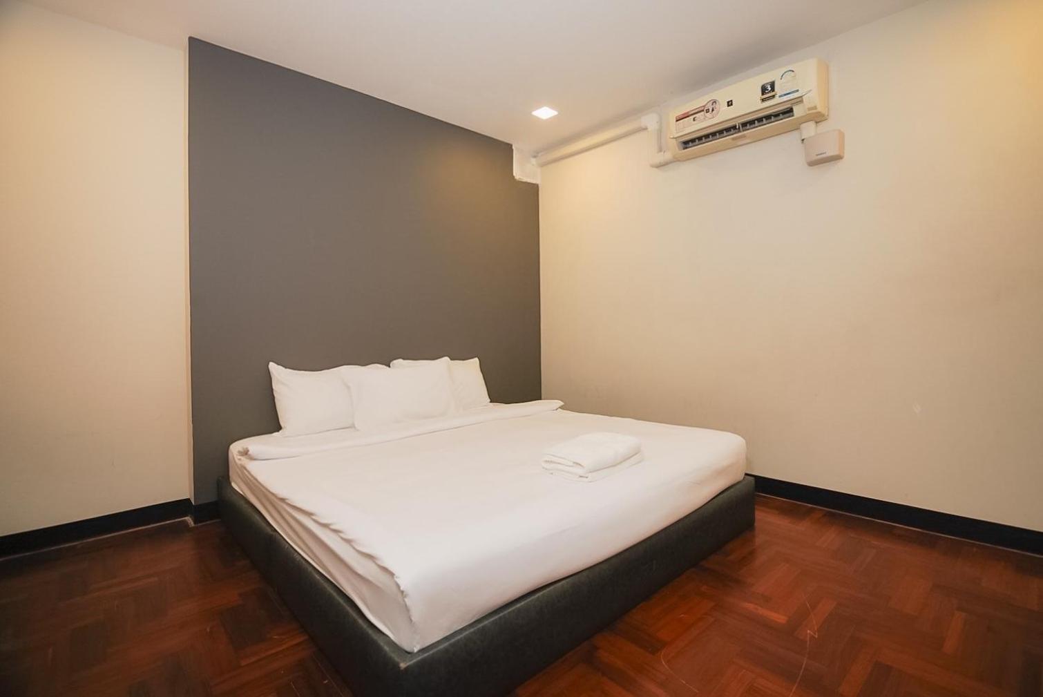 Z โกอินน์ สีลม - สถานีรถไฟฟ้าเซนต์หลุยส์ Go Inn Silom Bangkok Extérieur photo