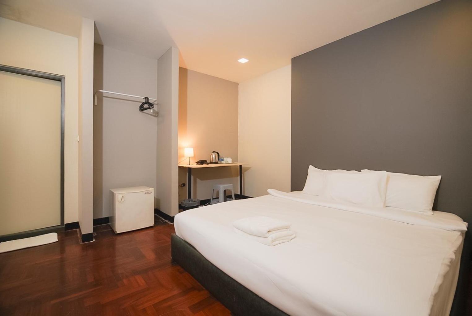 Z โกอินน์ สีลม - สถานีรถไฟฟ้าเซนต์หลุยส์ Go Inn Silom Bangkok Extérieur photo